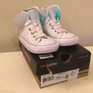 Cute girls converse sneakers